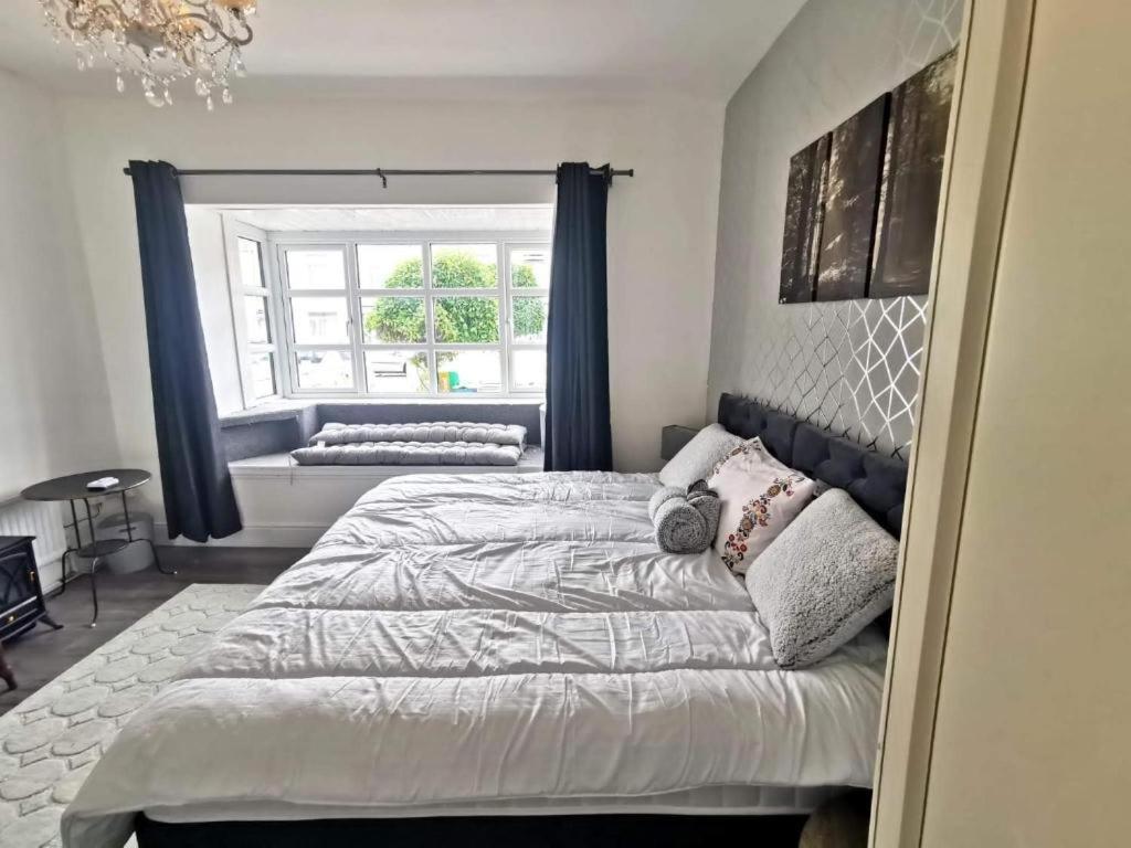 City Centre Room, Wifi, Share Facility Свонсі Екстер'єр фото