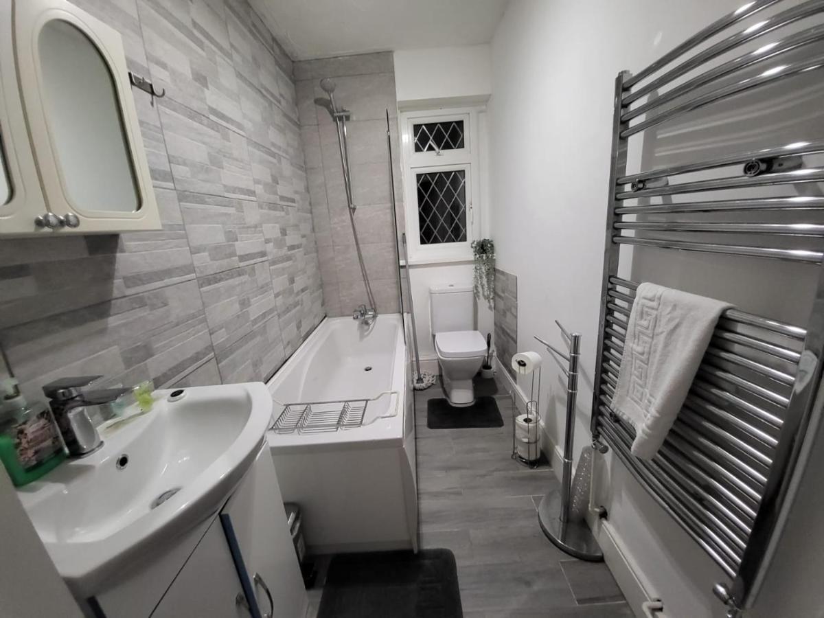 City Centre Room, Wifi, Share Facility Свонсі Екстер'єр фото